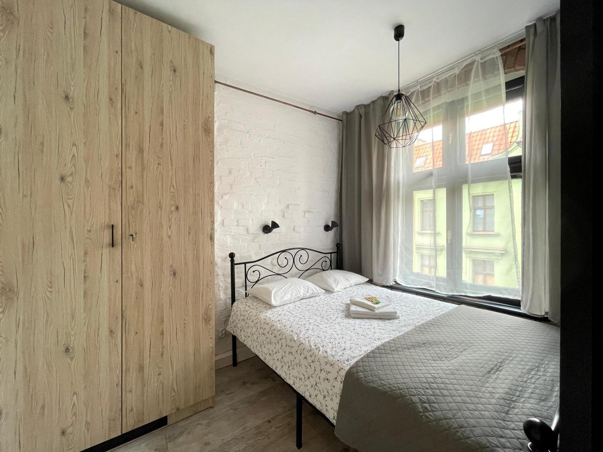 Copernicus Street - Broken Flowers And Twin Peaks Torun